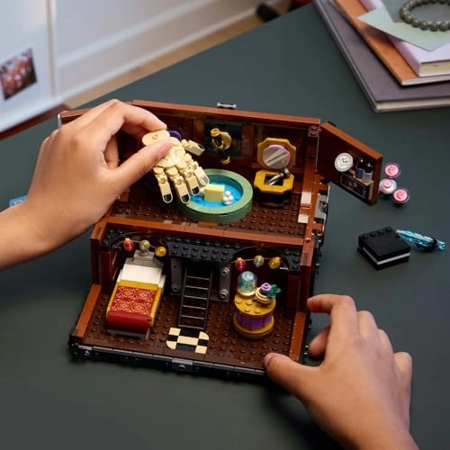 Wednesday Thing's Apartment (76785)