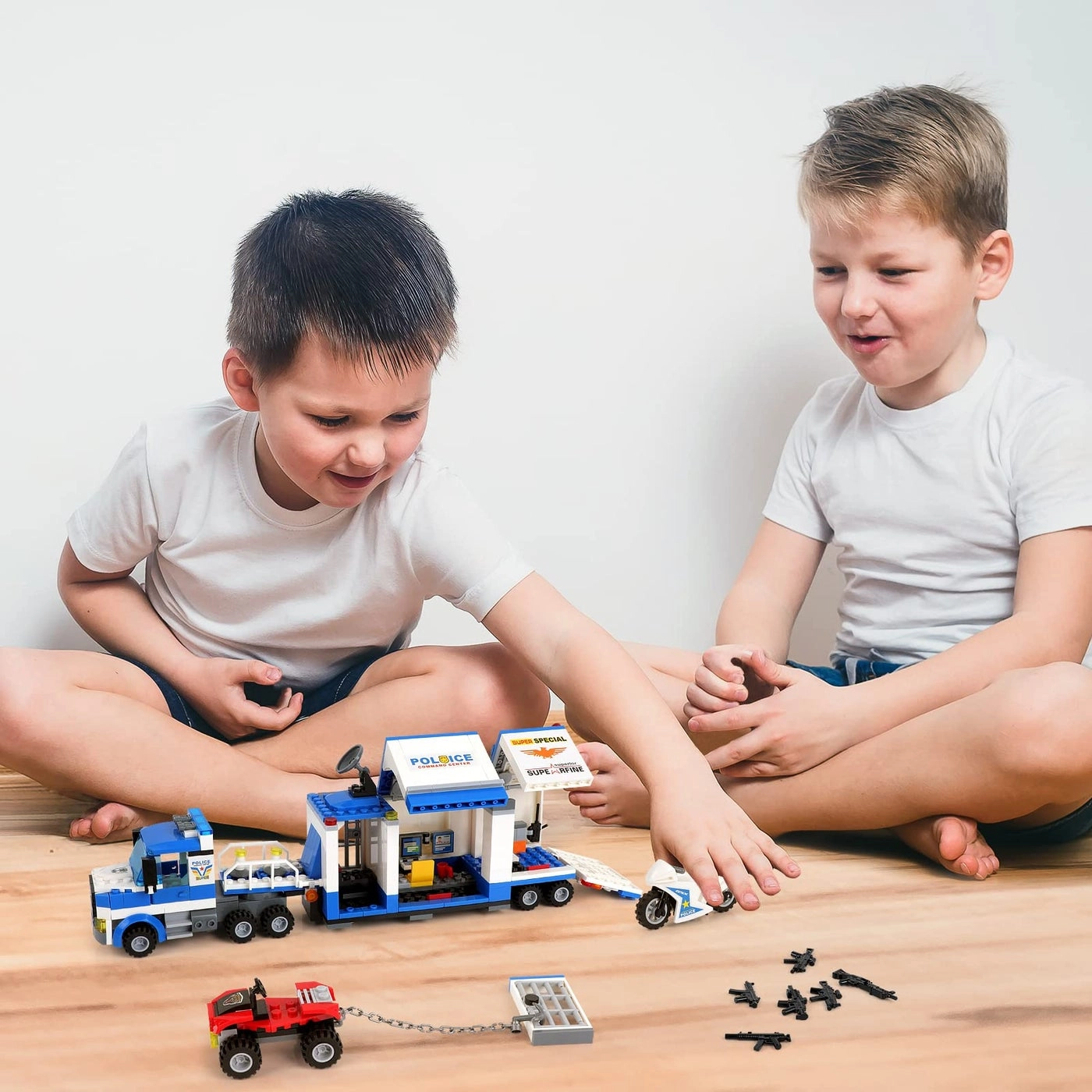 City Police Mobile Command Center Truck - Action Cop 483 pcs