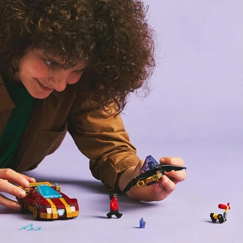 Iron Man Car & Black Panther vs. Red Hulk (76310)