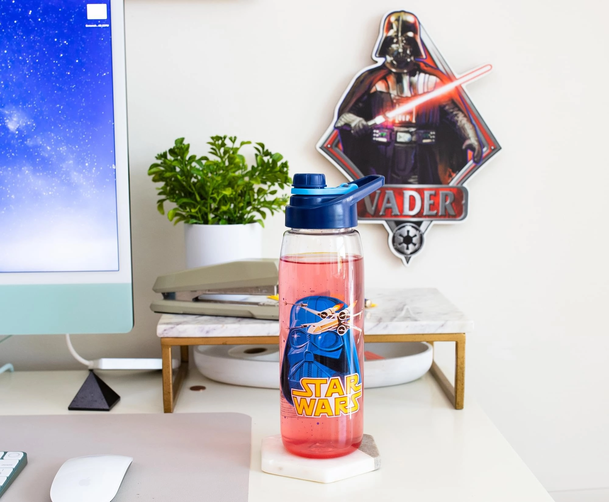 Star Wars Vintage Vader Mask Water Bottle - Screw-On Lid Tritan