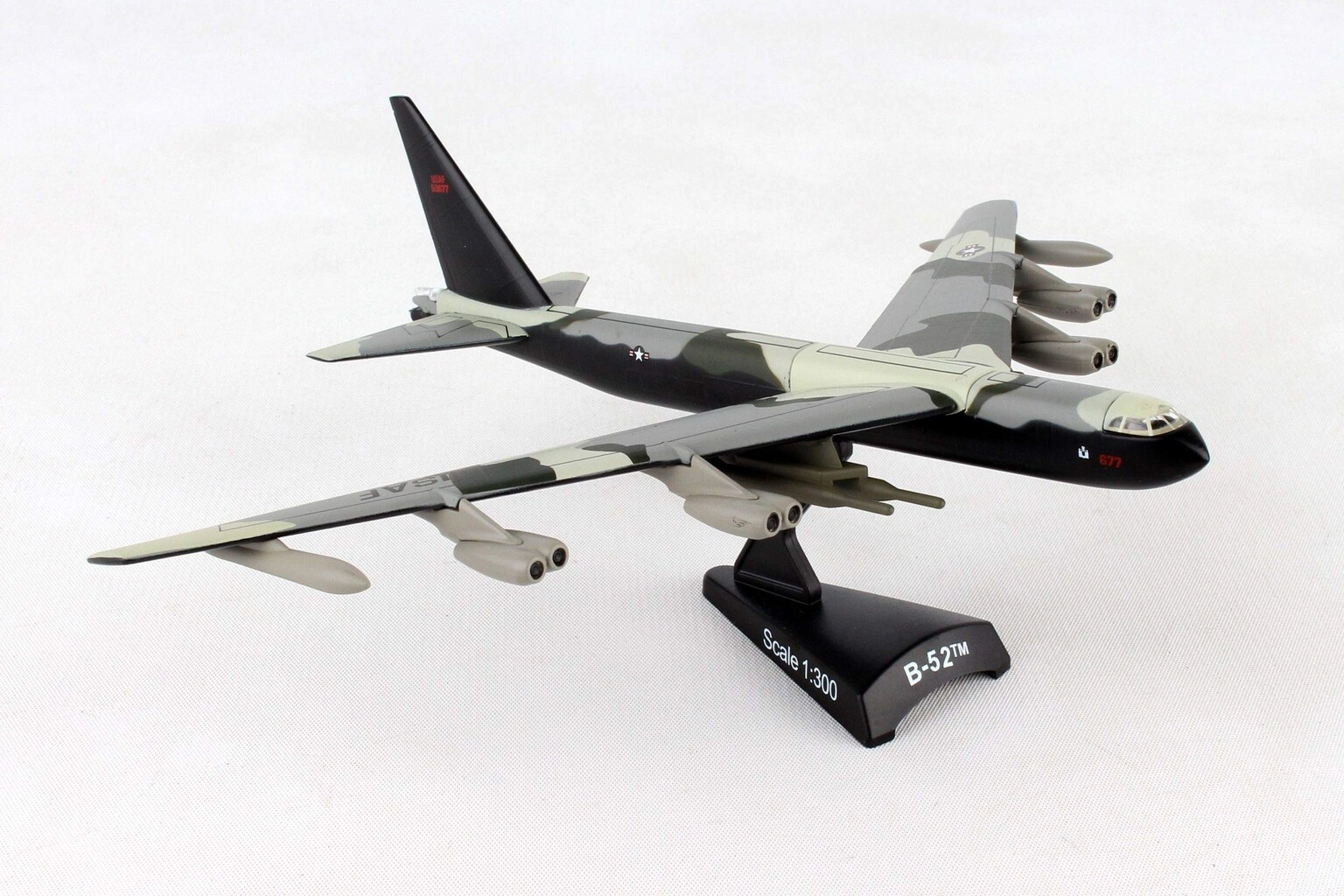Daron B52 Stratofortress - 1300 Scale