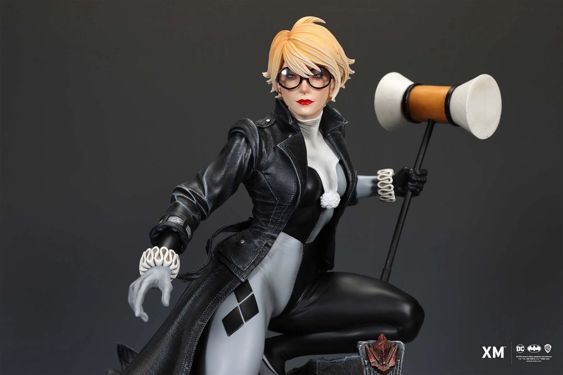 Harley Quinn - Batman: White Knight