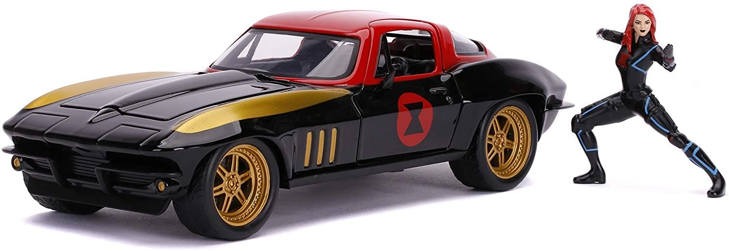 Marvel Black Widow 1966 Chevy with Black Widow Figure - 1:24
