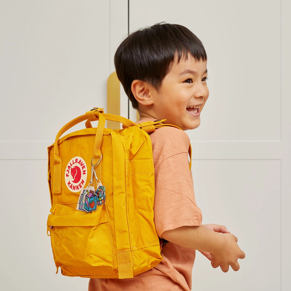 Shrinkorama - 5 pre-cut bag tag designs 3 keychains 6 coloured pencils