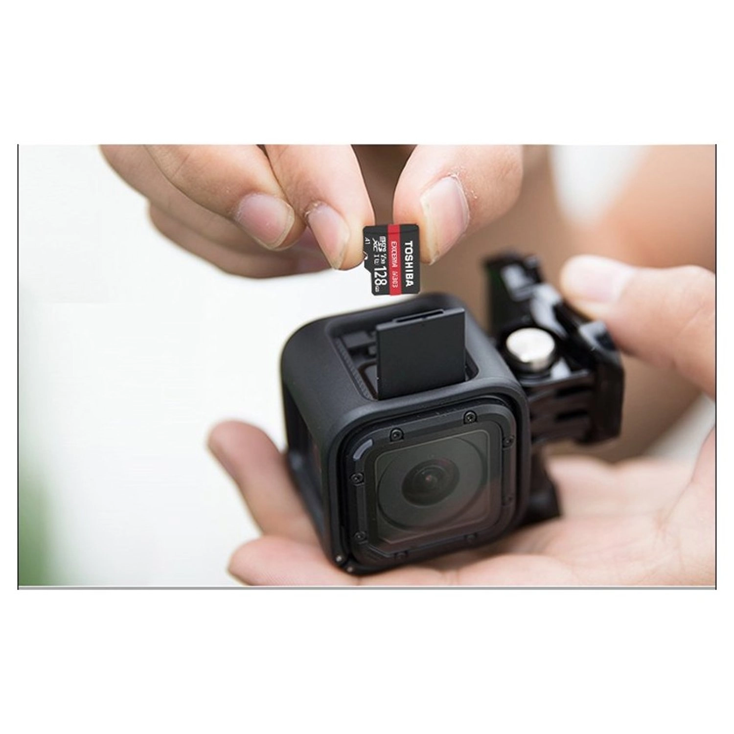EXCERIA M303 microSD U3 64GB