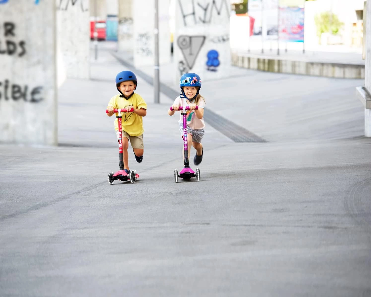 Maxi Deluxe 3-Wheel Kick Scooter – 120/80 mm LED Foldable