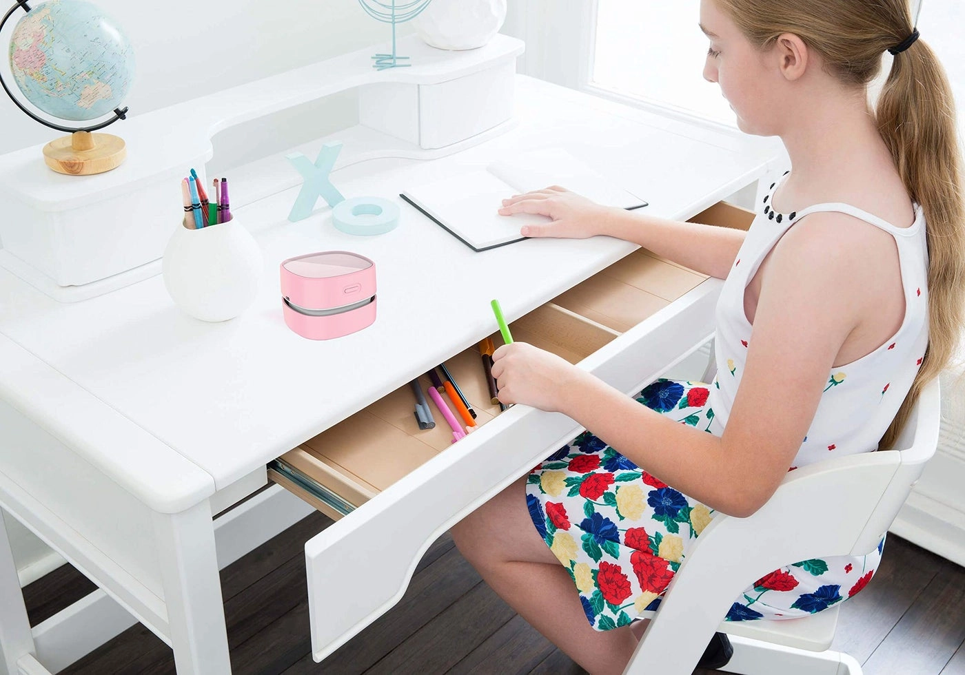 Desktop Vacuum Cleaner - Cordless 360º Rotatable 400 mins