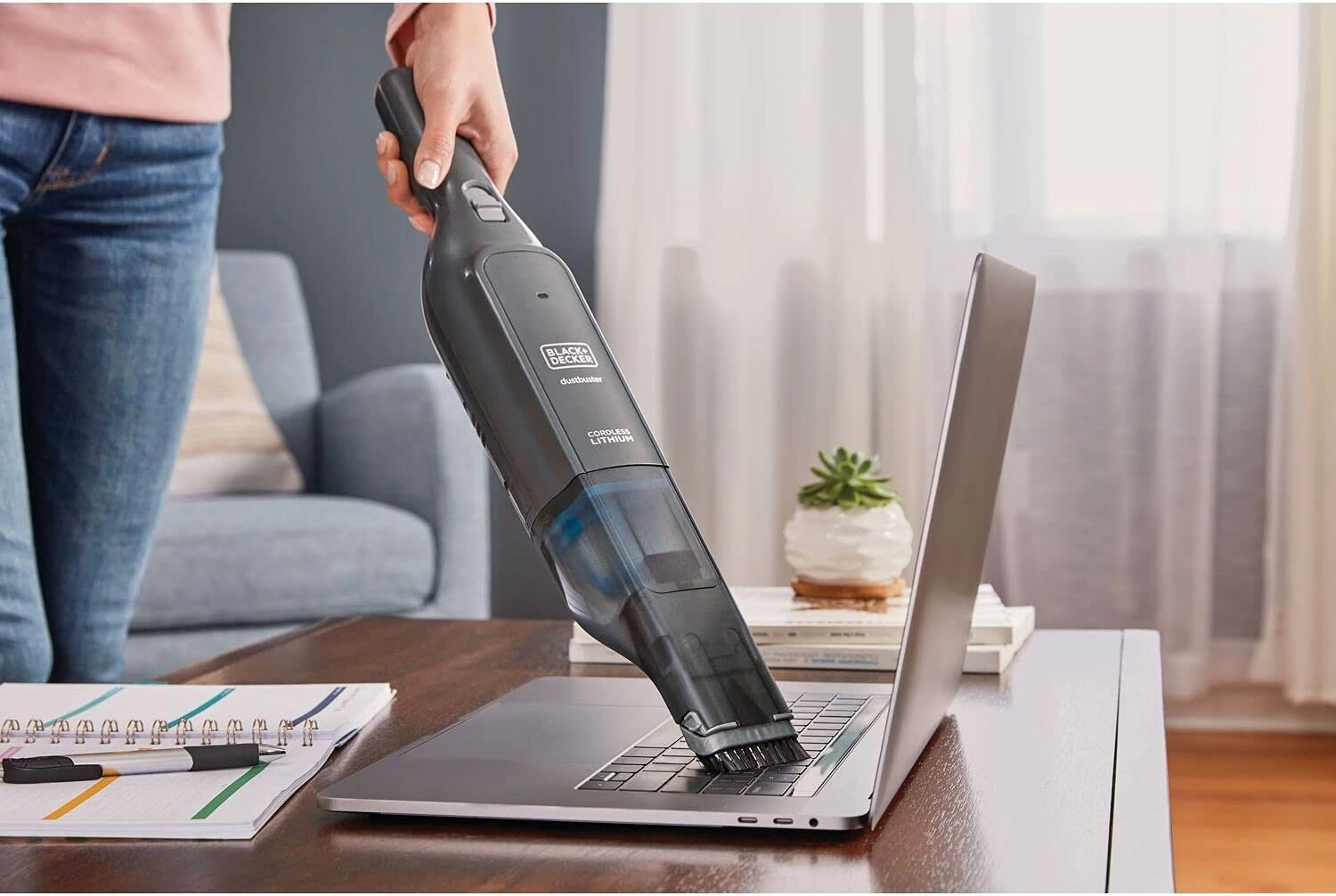 Pelican Handheld Vacuum - 12V 130 ml Dark Titanium