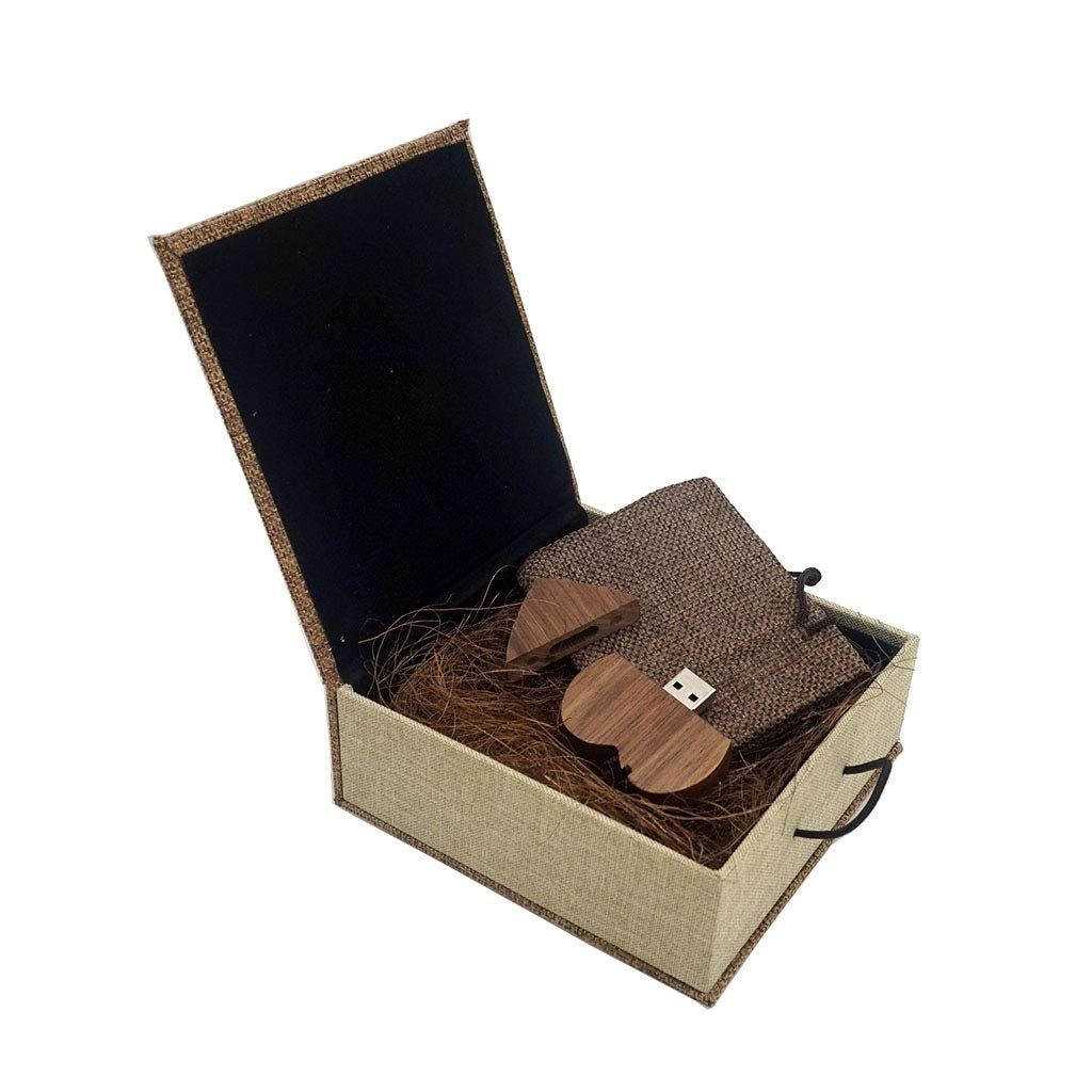 desuerte Walnut Wooden Heart USB Flash Drive - USB 2.0 16GB
