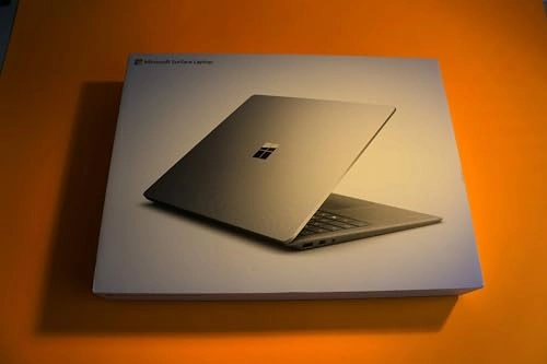 Surface Laptop 2 - 13.5'' Core i5 8400T 16GB 512GB