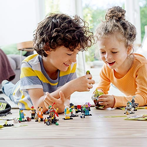 Minifigures Series 19: Fox Suit Guy (71025)