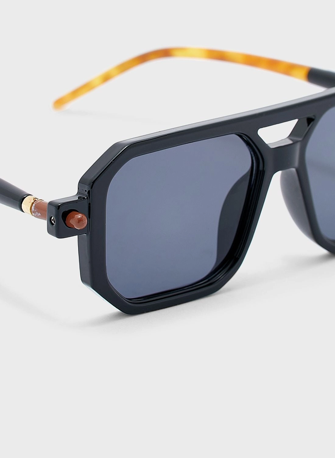 Retro Sunglasses - Black