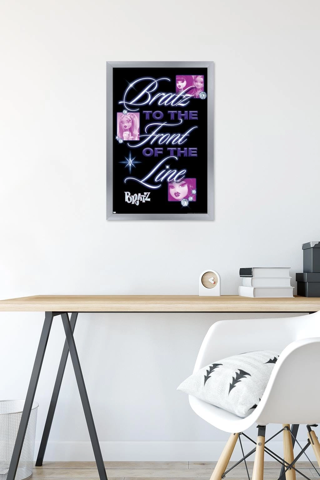 Bratz: Girls Nite Out - Front Of The Line Wall Poster - Paper 22.4\"L x 14.7\"W
