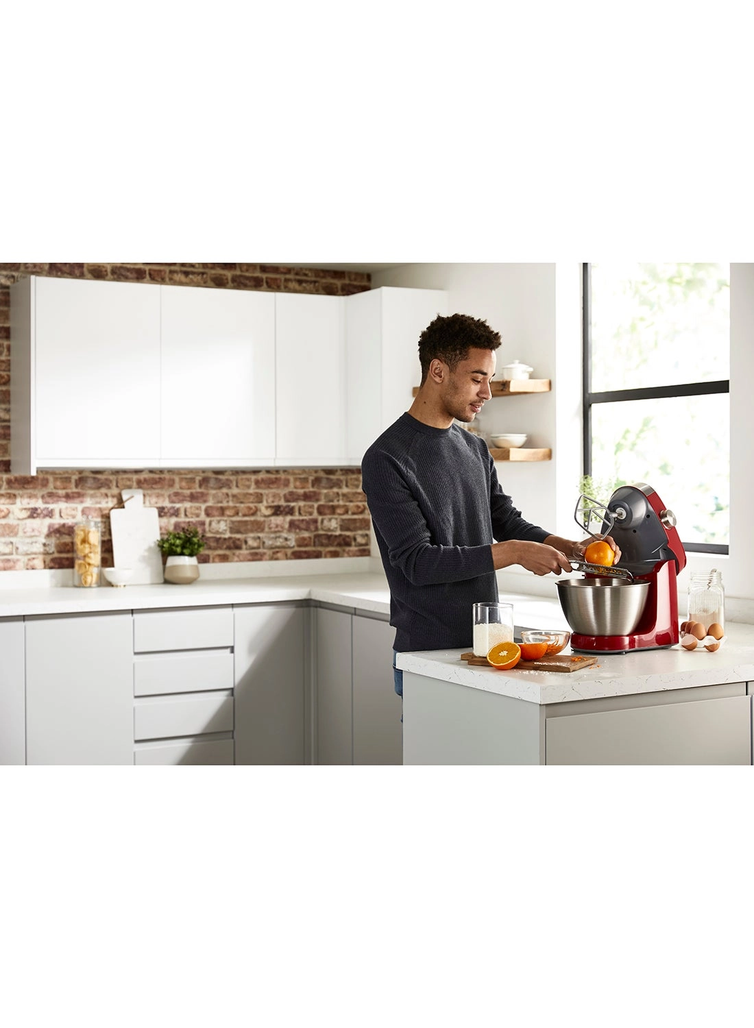 KM241 - 4.3 Liter(s) 900 Watt