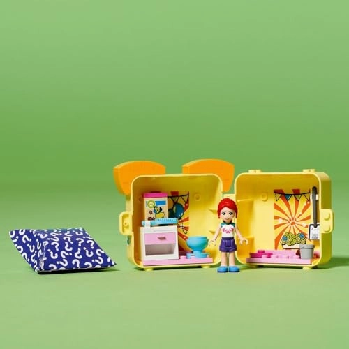 Mia’s Pug Cube - Friends