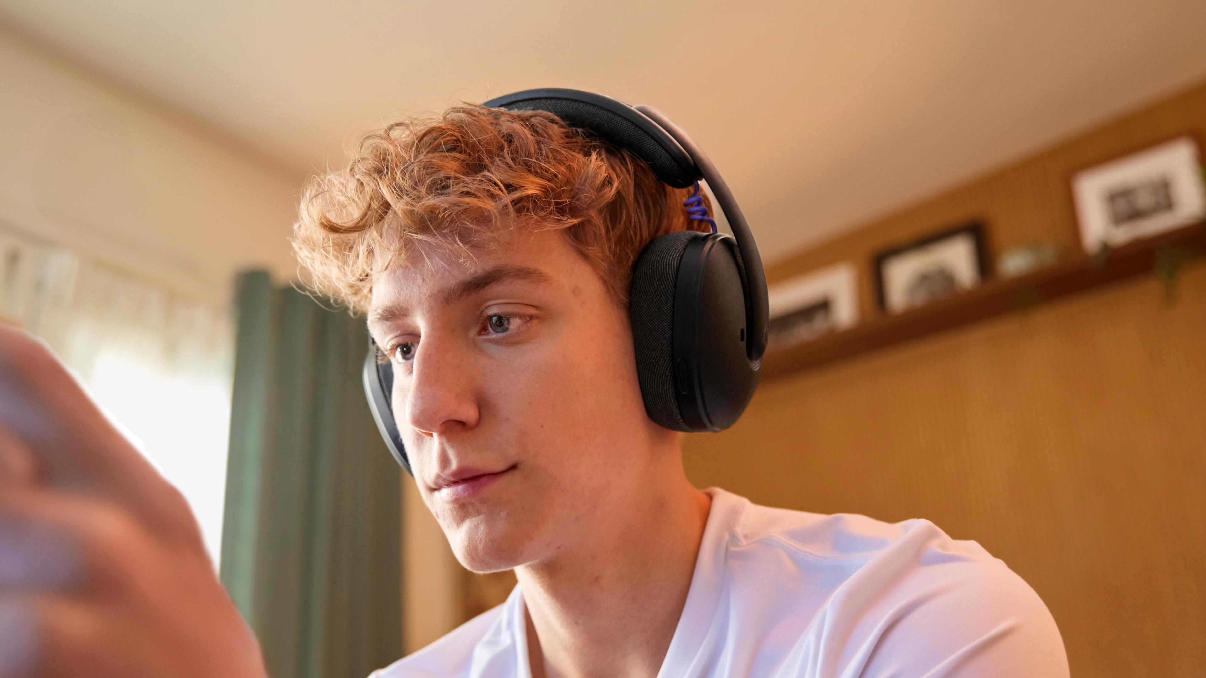 G325 Luma - Wireless Headset