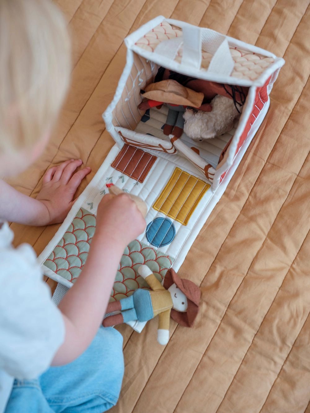 Fabric House - 17 x 16 x 20 cm