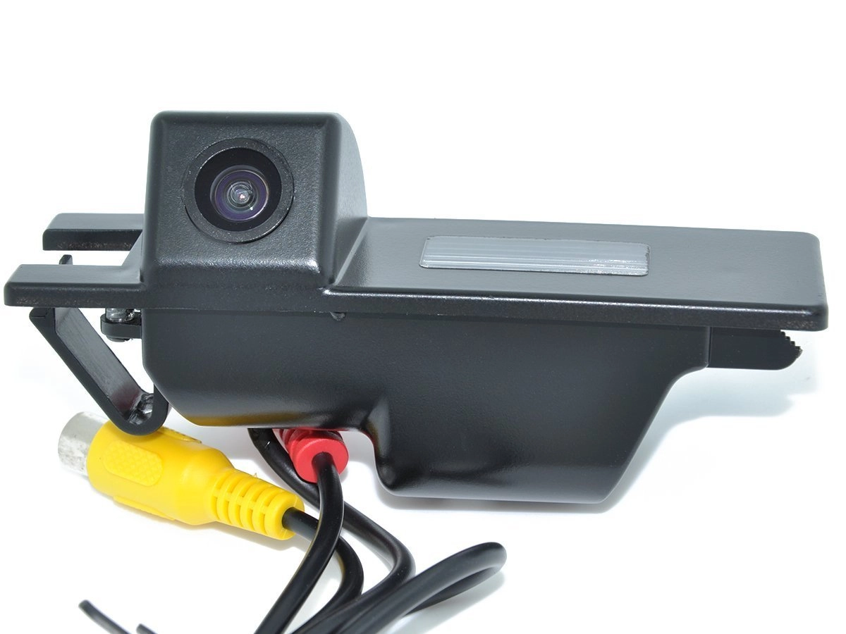 Car Rearview Camera - 728 x 512 pixels