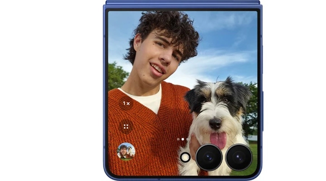 Share-worthy selfies, hands-free