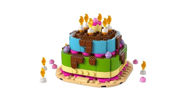 Iconic Birthday Party Cake (40815) - 10 Candles Kids' Crafts Kit