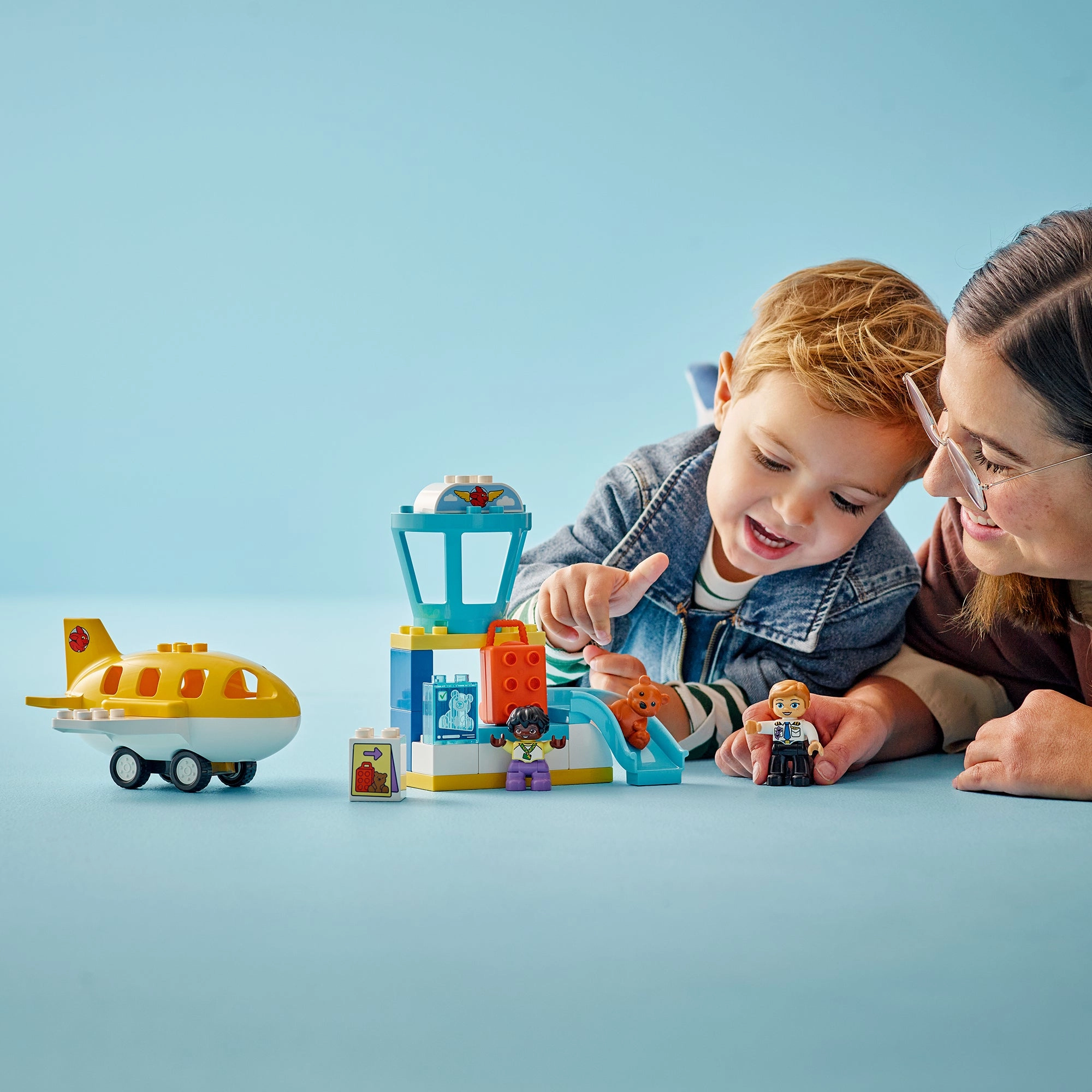 DUPLO Town First Time at the Airport - 23 pcs