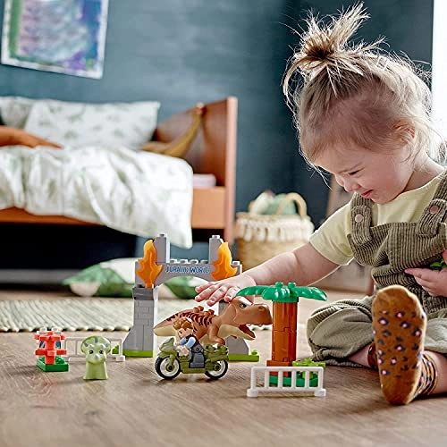 Jurassic World T. rex and Triceratops Dinosaur Breakout (10939)