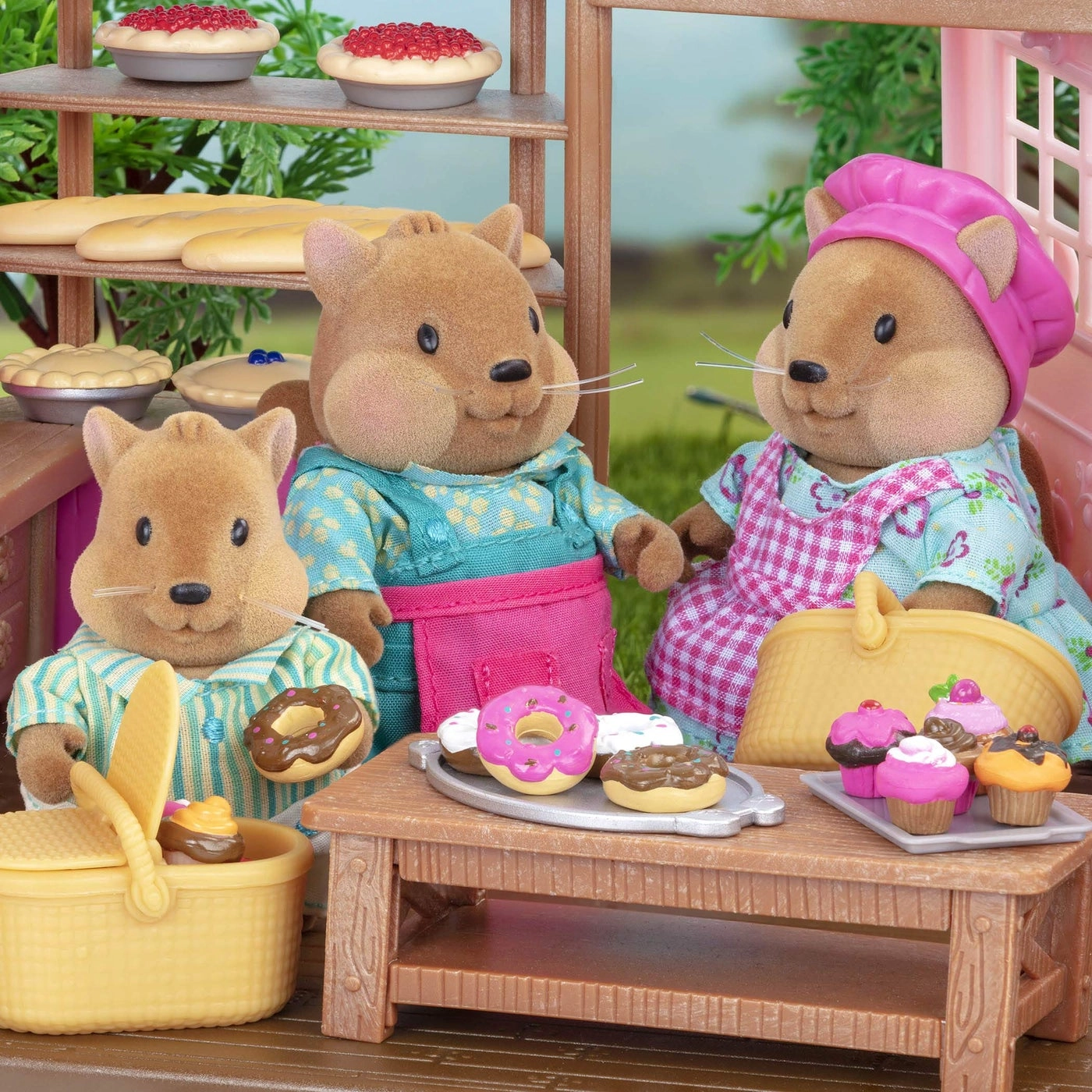 Bushytails Squirrel Family Collectible Posable Squirrel Figures 4 pcs