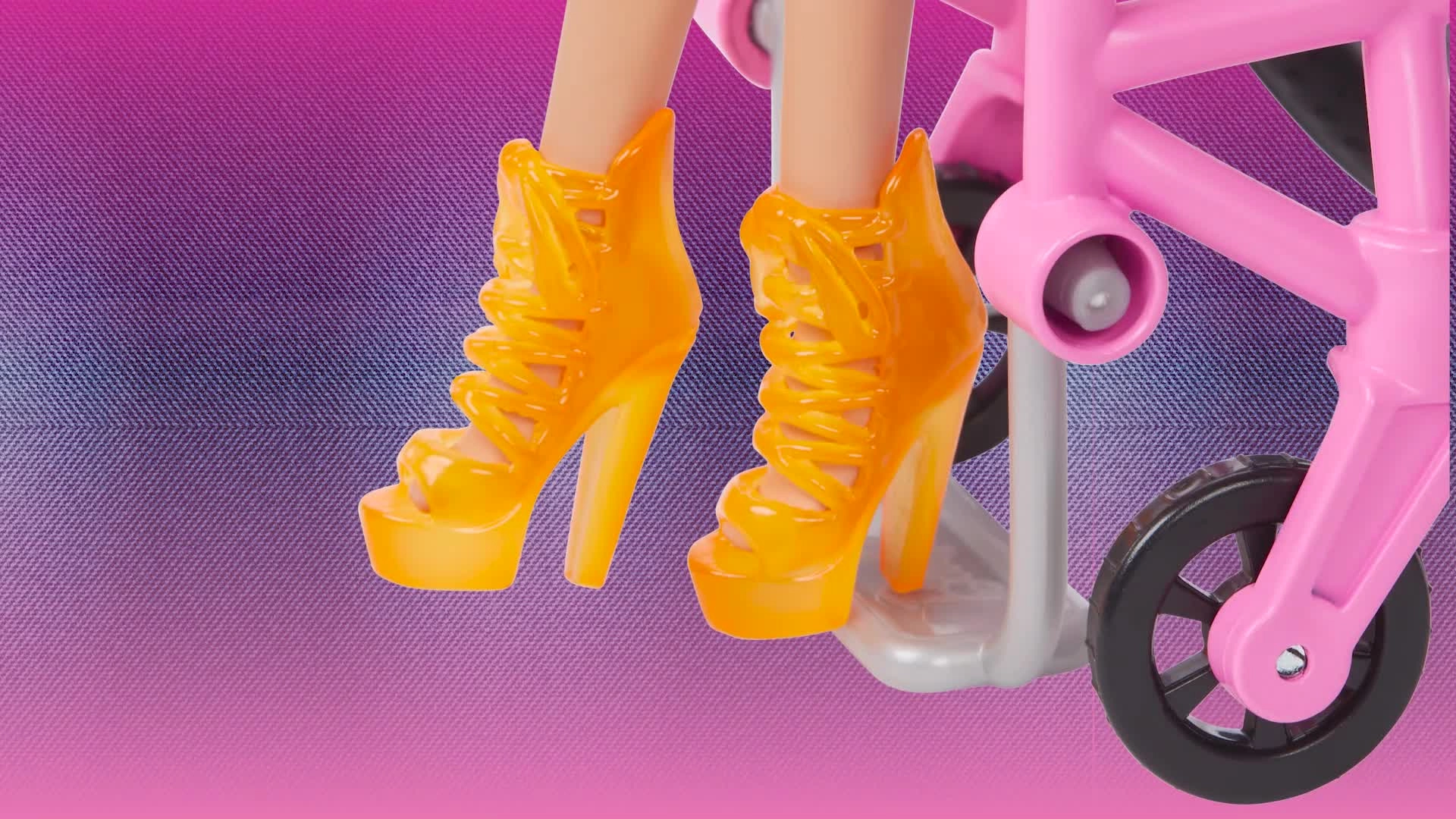 Barbie Fashionistas #165 - Long Blonde Hair Wheelchair Ages 3+