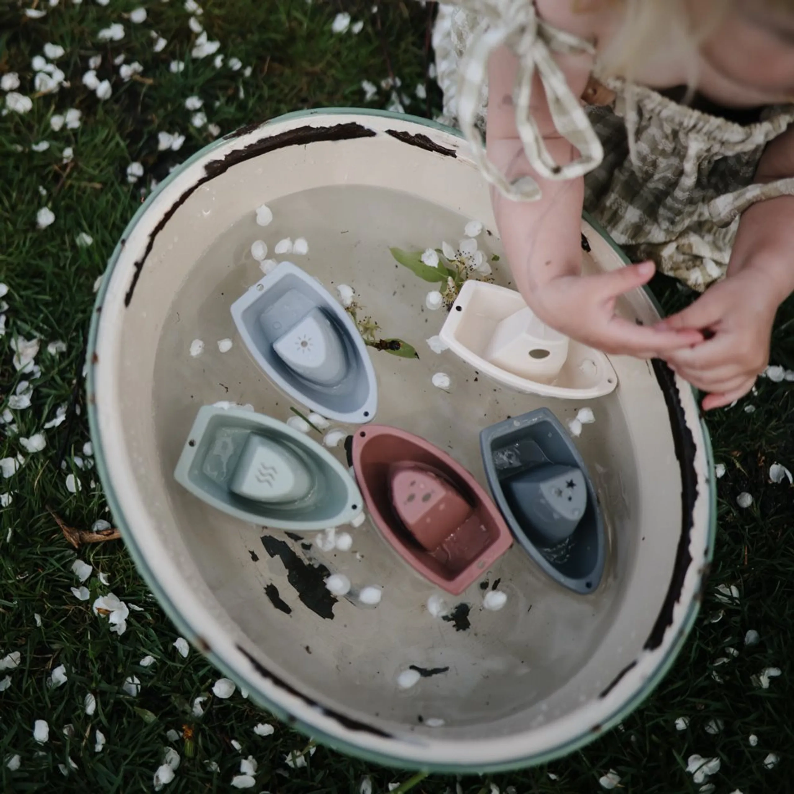 Ring tower + Stacking Cups + Bath Play Set - Boats - 10m+ 22 pieces