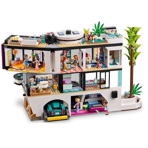 Friends Andrea's Modern Mansion (42639)