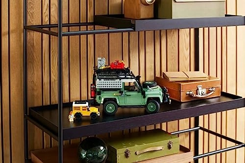 Land Rover Classic Defender (40650) - 1:43 Scale Driver minifigure