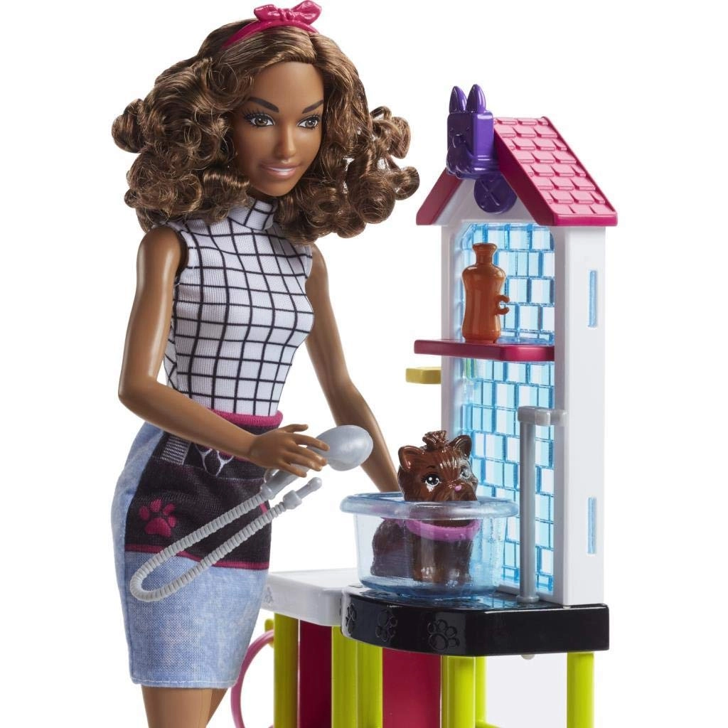 Barbie Dolls and Playsets with Job-Themed Furnishings and Accessories - Multicolour 13 piece(s) Ages 3+