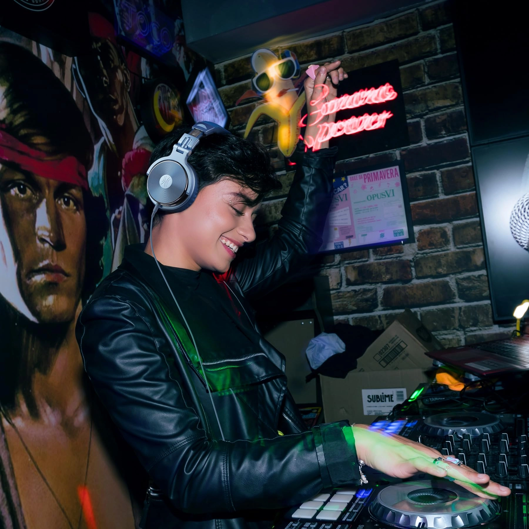 Y80B Wireless Headphone