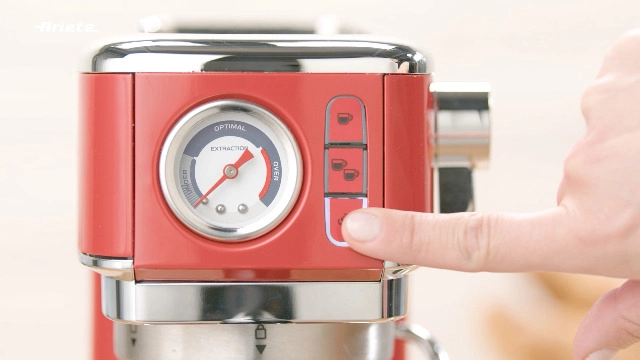 Pump Espresso Machine 15 Bar & Milk ART1381