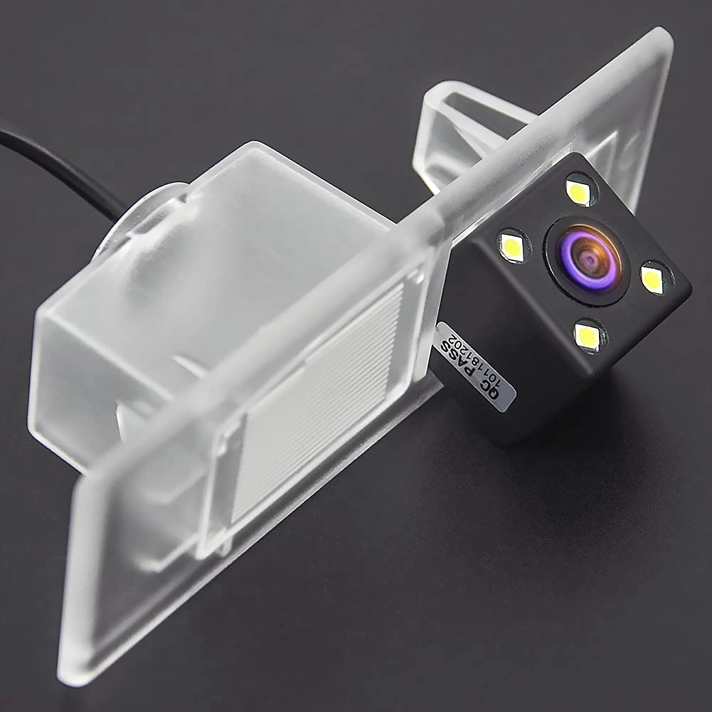 Rear View Reverse Backup Tracks Camera - 728 x 512