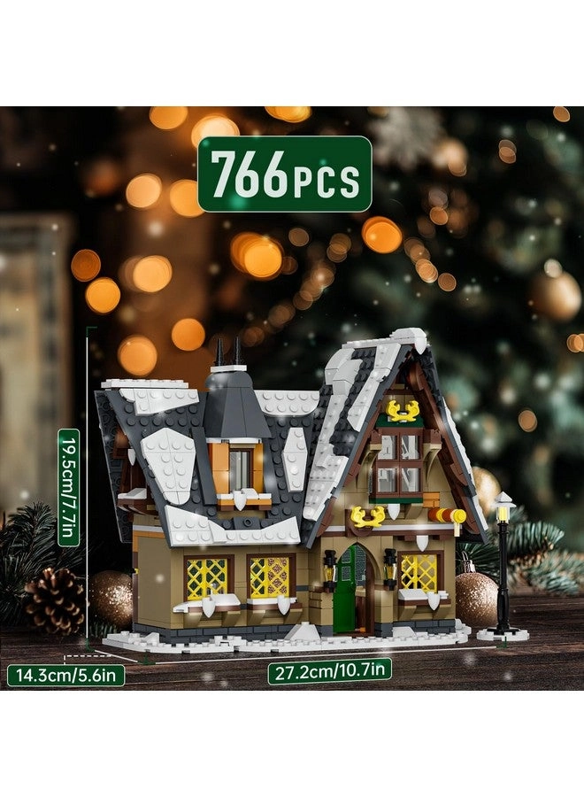 Christmas Cottage (16049)