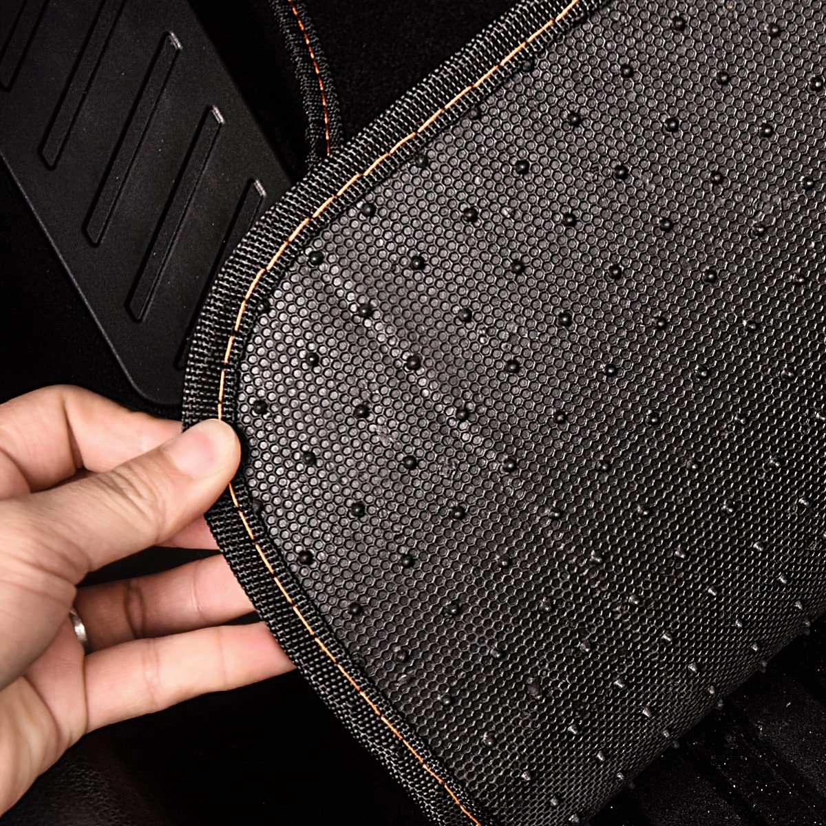 Universal Fit Car Floor Mats - Set of 4pcs Black and Burgundy