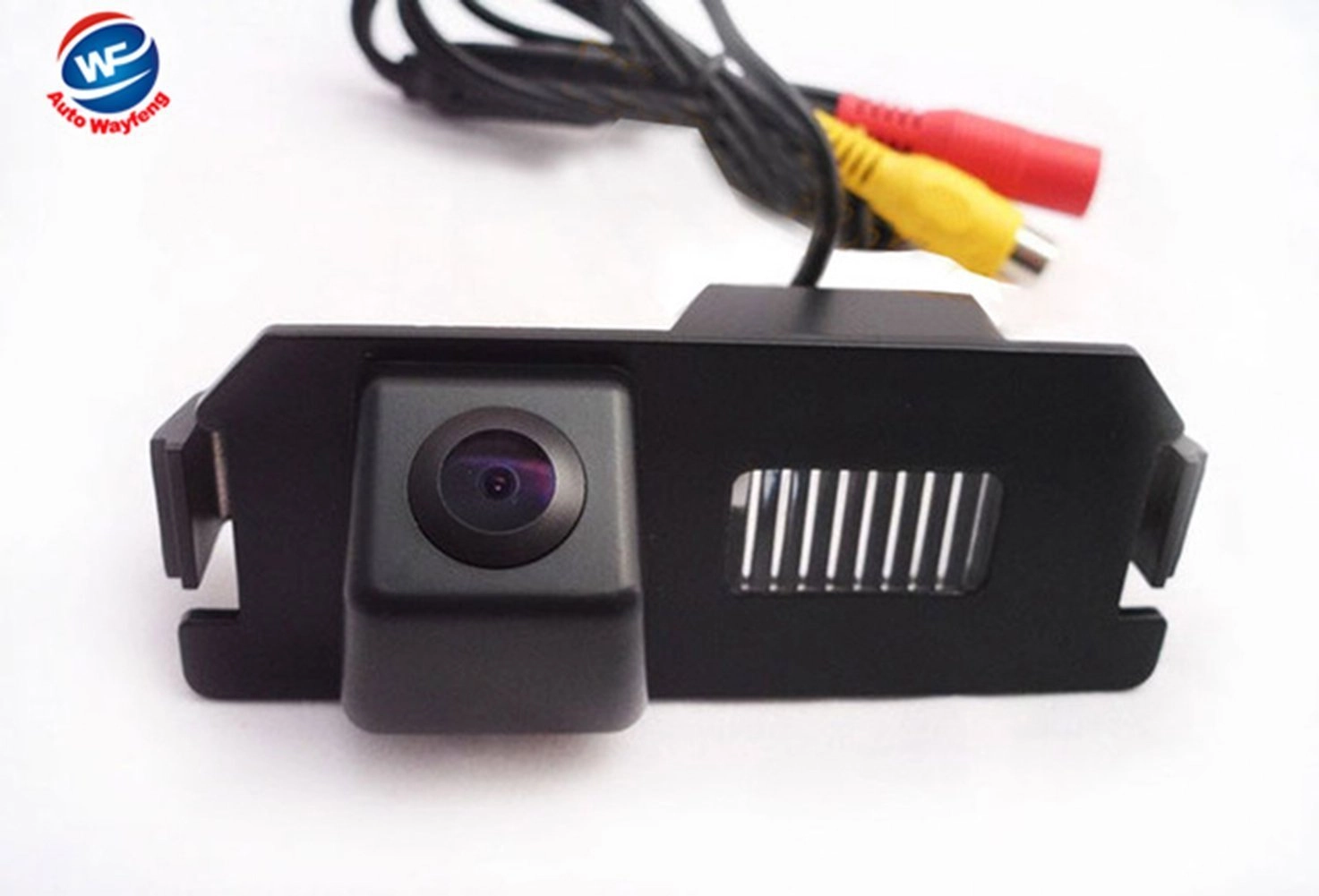 Car Rearview Camera - 728 x 512 pixels