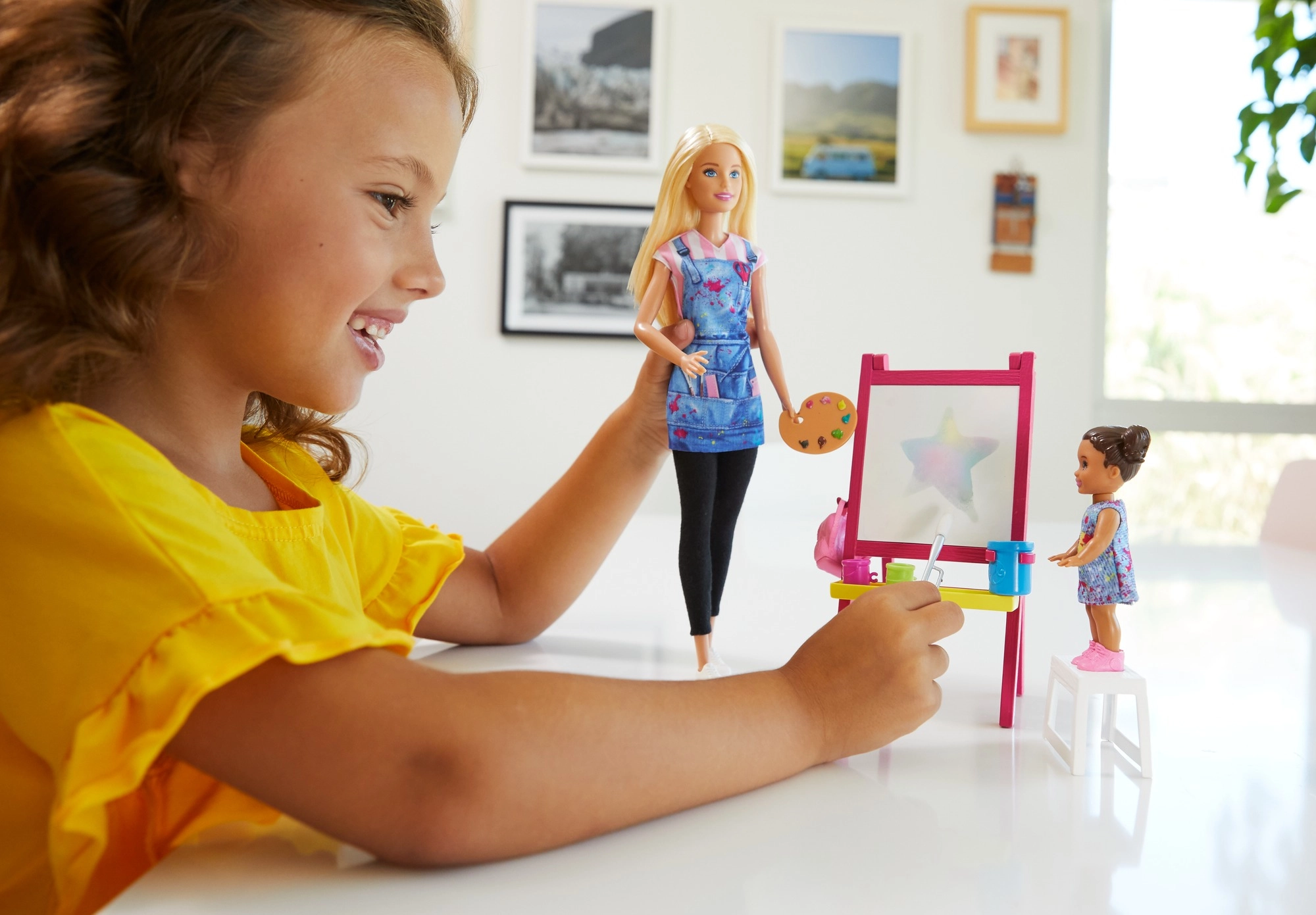 Barbie Kindergarten Teacher - 11.5 in Blonde Ages 3+