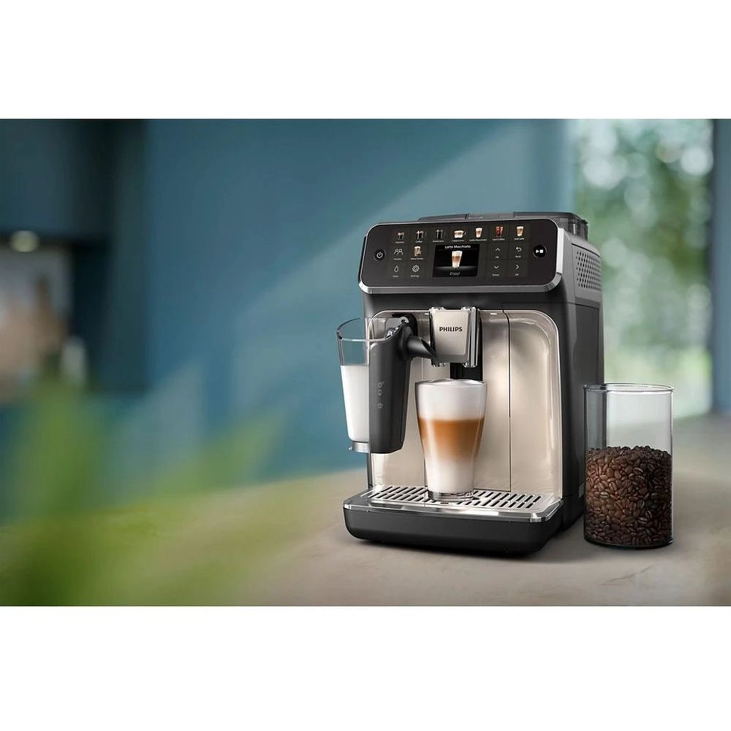 Series 5500 Espresso Machine LatteGo Ceramic Grinder EP5547