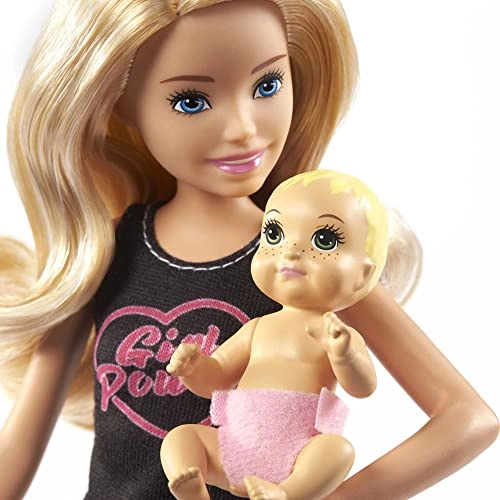 Skipper Babysitters Inc. Doll - 9-in 22.86-cm Blonde Ages 3+ Set