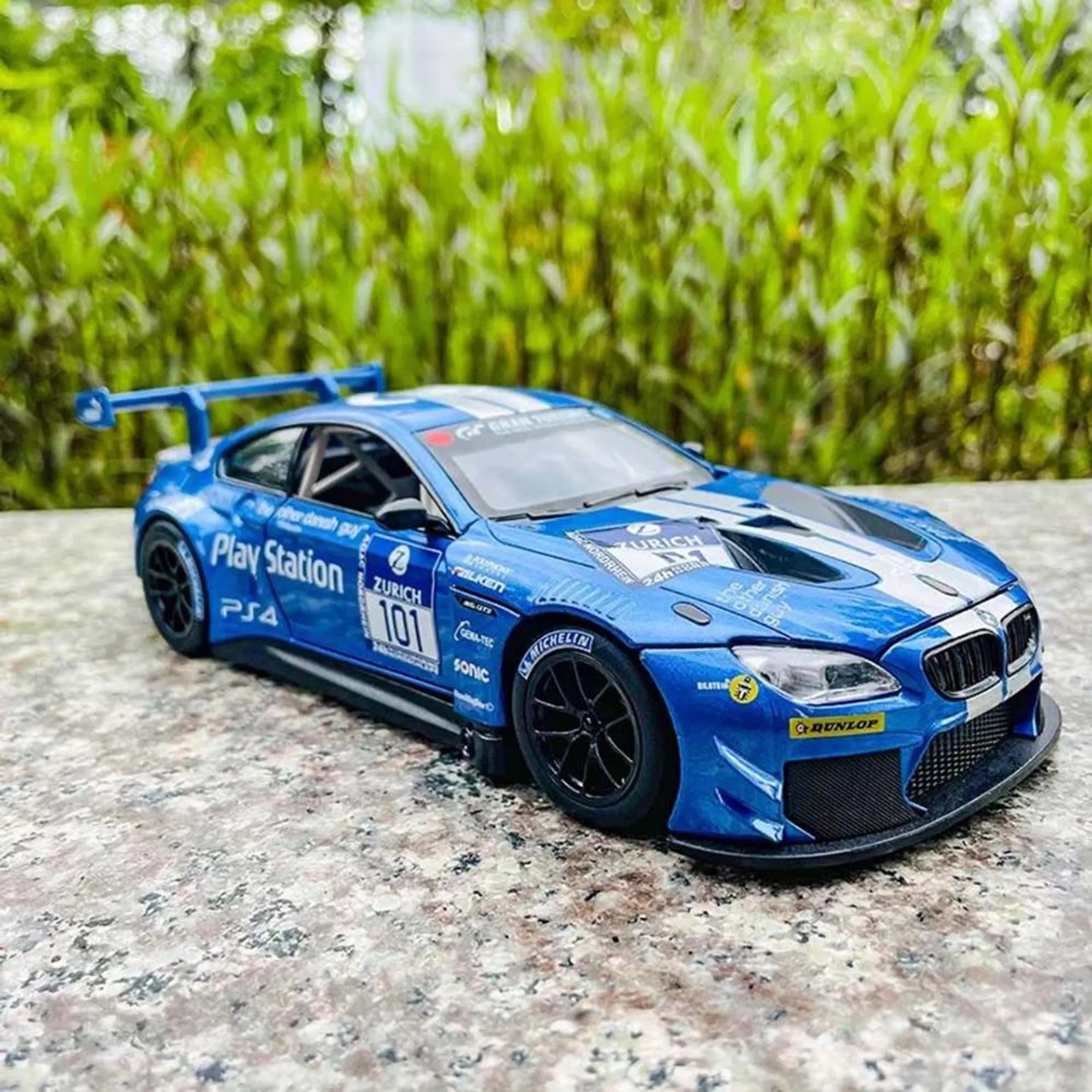 BMW M6 GT3 - Die-Cast Replica - 1:32