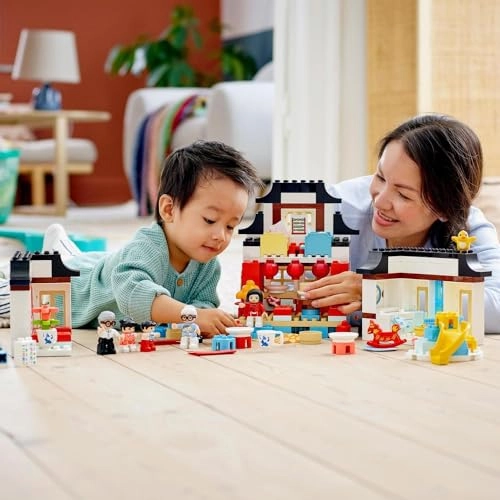 DUPLO Town Happy Childhood Moments (10943)
