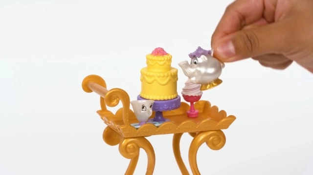 Princess Belle Doll and Playset - Tea Time Cart with Mrs. Potts and Chip