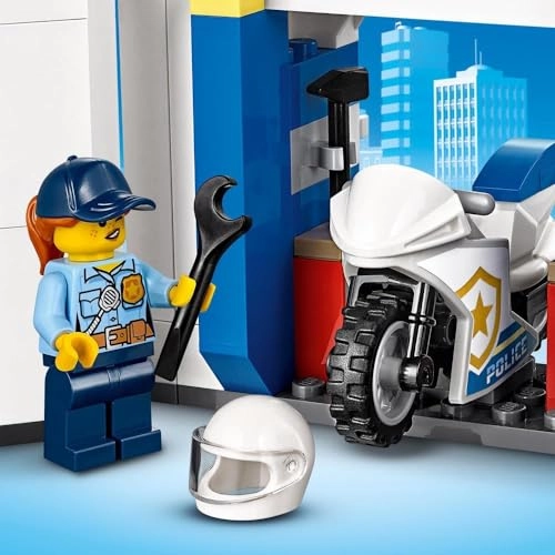 LEGO City Police Station (60246)