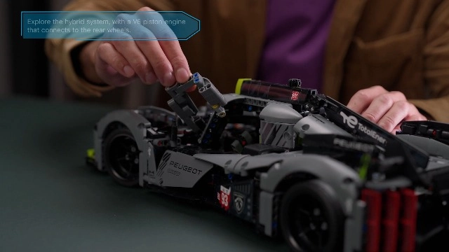 Technic PEUGEOT 9X8 (42156)