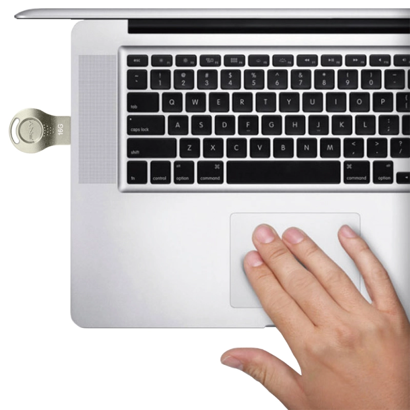 Attaché 3 - USB 2.0 USB Type A 16GB