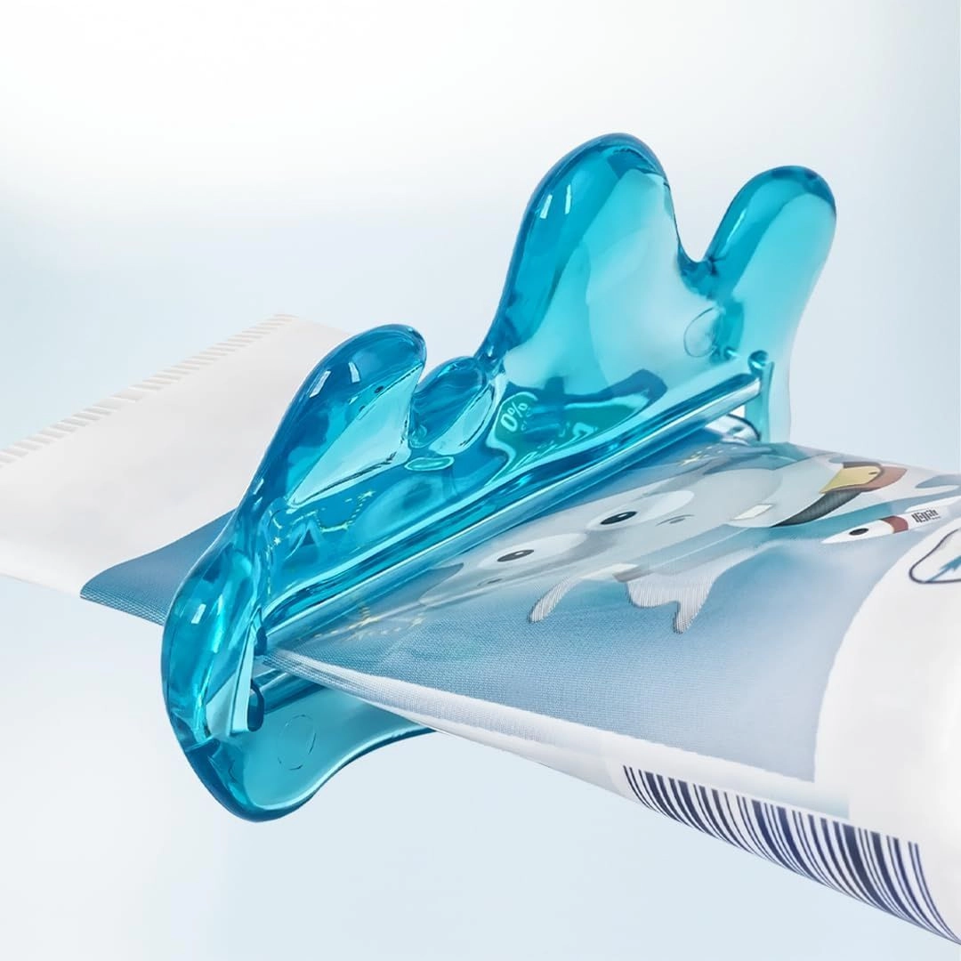 Toothpaste Squirter Whale - Light Blue 3 +