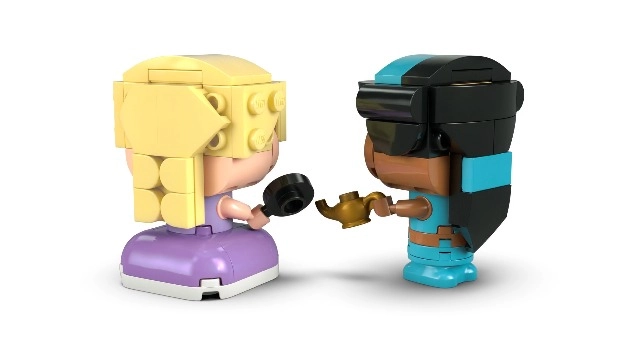 Disney Princess Mini Jasmine & Rapunzel Figures (43303) - 2 Mini Dolls Magic Lamp & Frying Pan