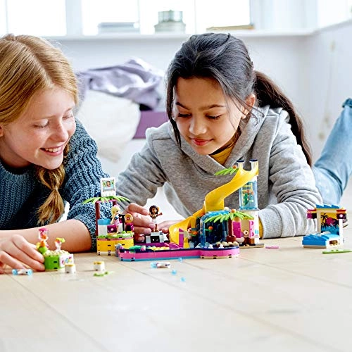 Friends Andrea's Pool Party (41374)